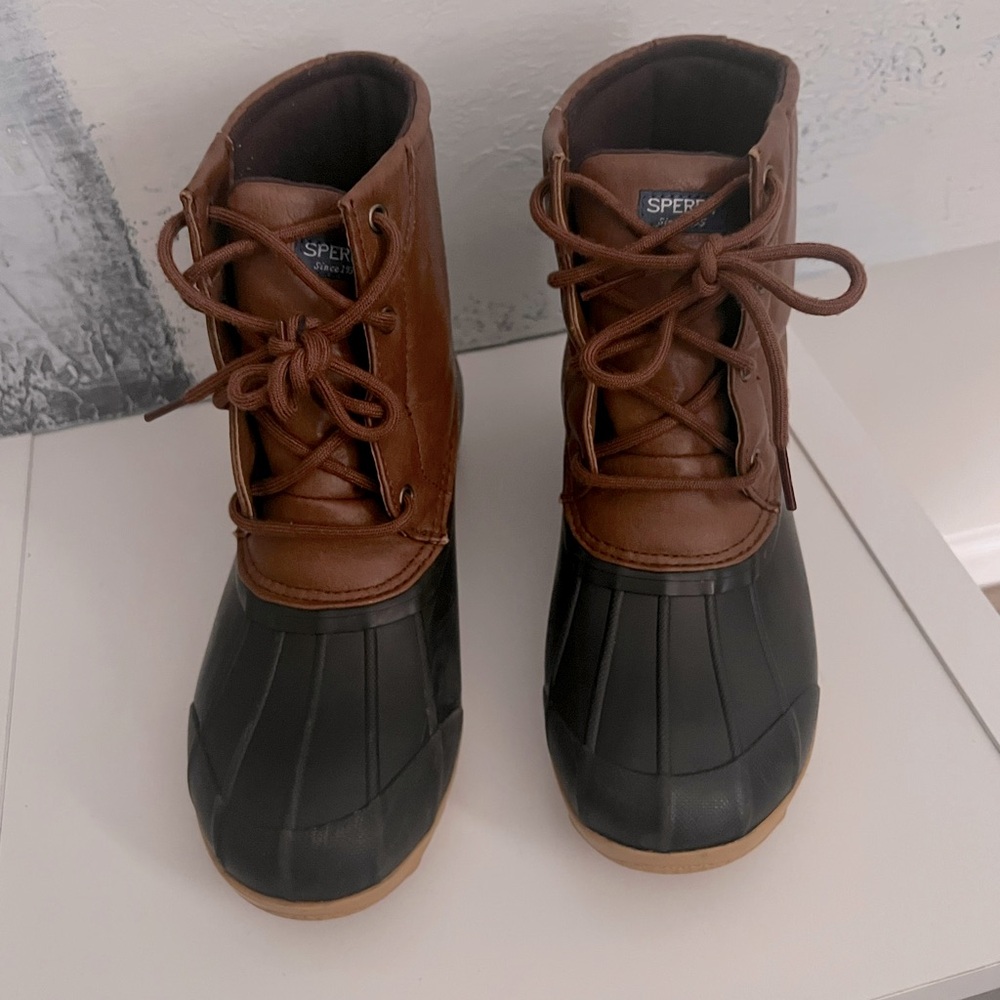 Sperry Duck Boots boys size 5